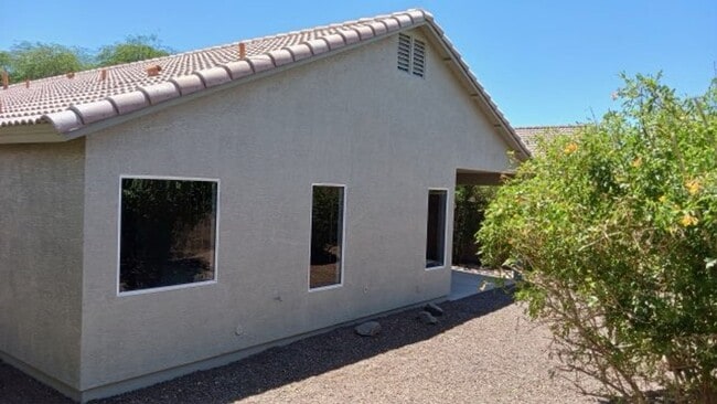 Building Photo - 9816 E Keats Ave
