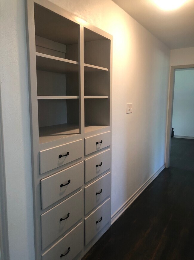 Building Photo - Custom Remodeled Home on a Tree lined street in Benbrook!!  Bonus Room could be game room extra l...