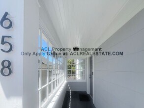 Building Photo - North Oakland Beauty – Modern Comfort Meet...