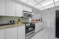 Building Photo - 3 bedroom in Hallandale FL 33009