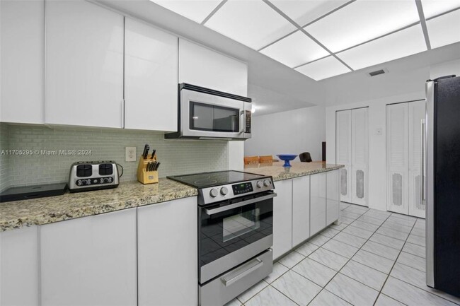 Primary Photo - 3 bedroom in Hallandale FL 33009