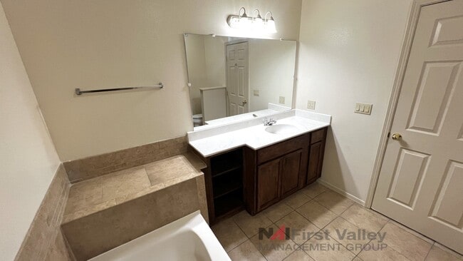 Building Photo - 3 Bedrooms, 2 Baths and a Single Car Garage