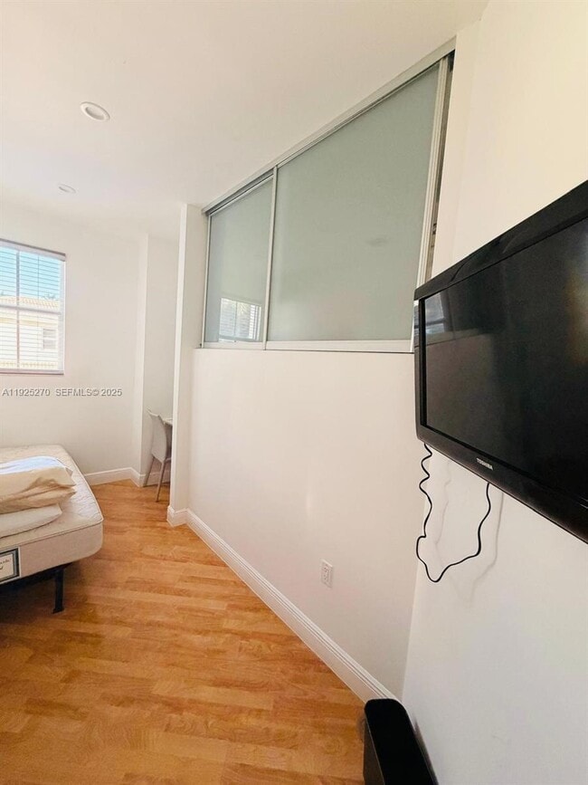 Building Photo - 21025 NE 38th Ave