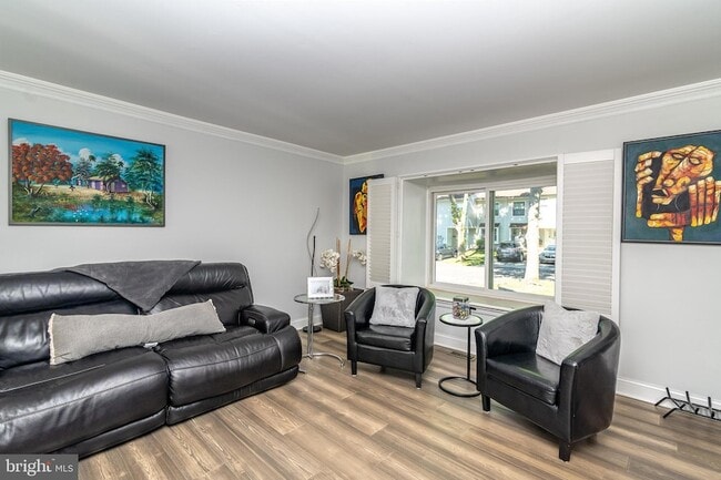 Building Photo - 251 Fir Tree Ct