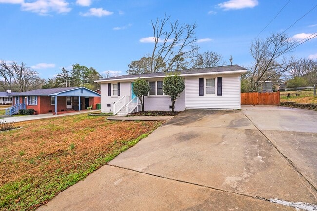 Building Photo - Move-In Ready 3-Bedroom Home with Spacious Yard to Enjoy!