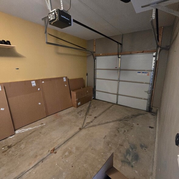 Building Photo - 76 Albert Ct