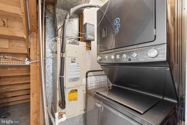 Building Photo - 1225 Danielle Dr