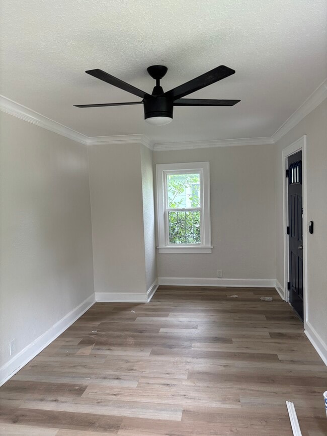 Building Photo - 6810 S Benton Ave