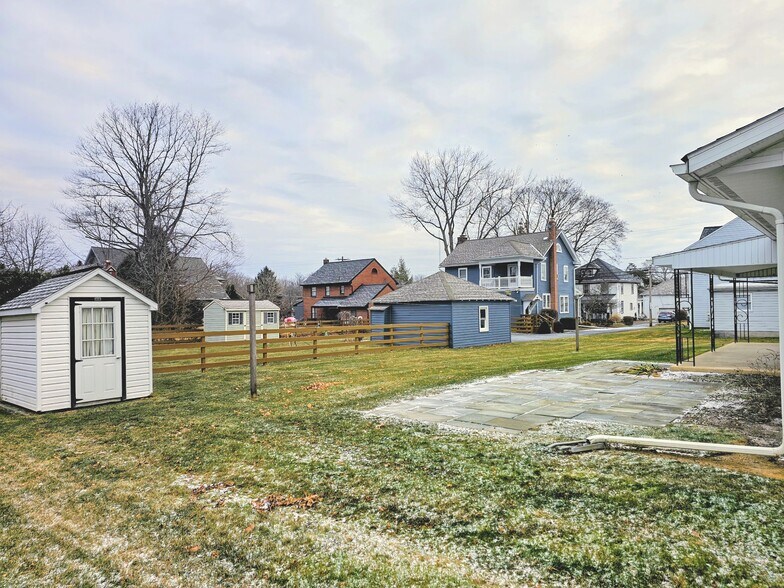 Building Photo - 3 Hillcrest Ave