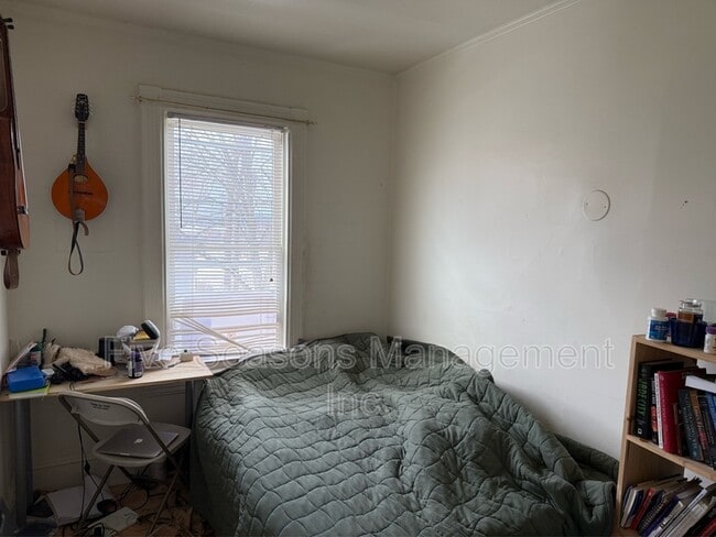 Building Photo - 384 St Paul St