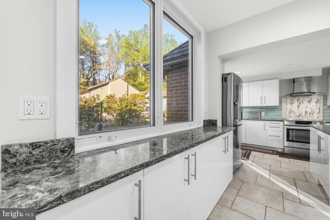 Building Photo - 9416 Holbrook Ln