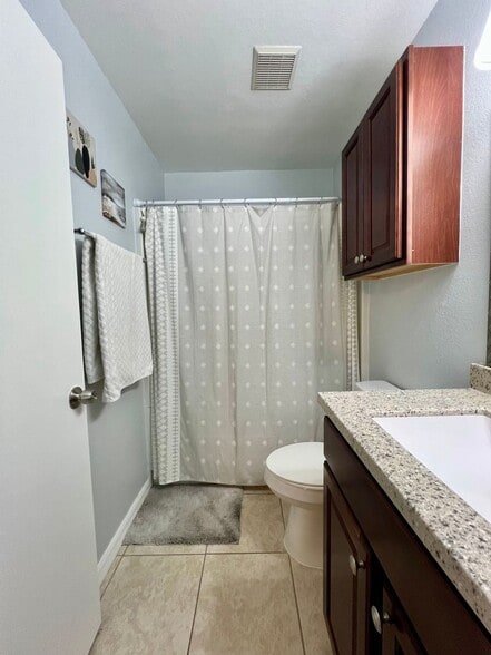 Building Photo - 976 Leeward Pl