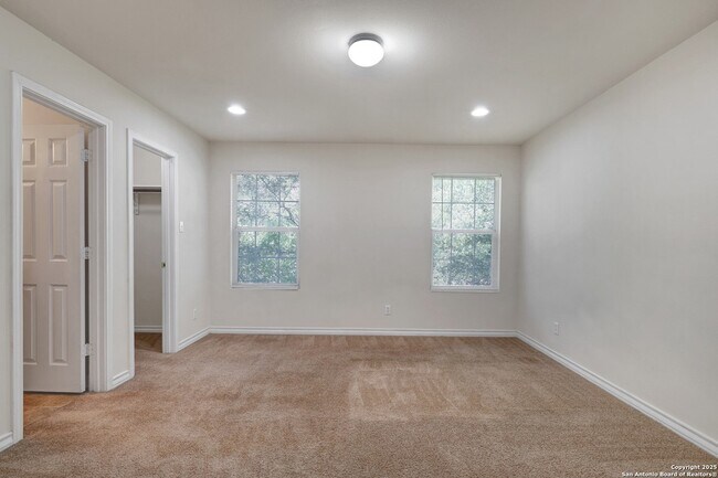 Building Photo - 7823 Kingsbury Wood