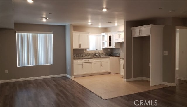 Building Photo - 2053 W Florence Ave