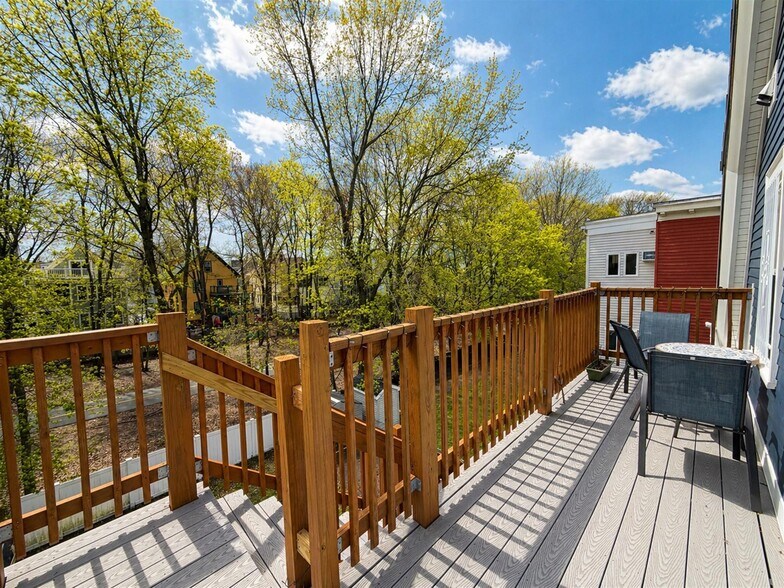 Building Photo - 78 Morrison Ave