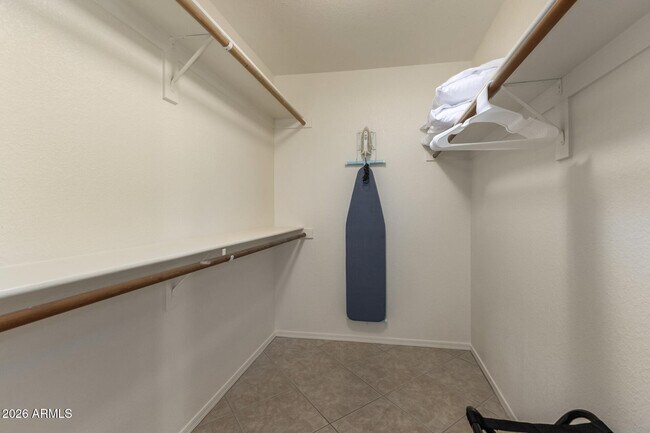 Building Photo - 6424 E Menlo St