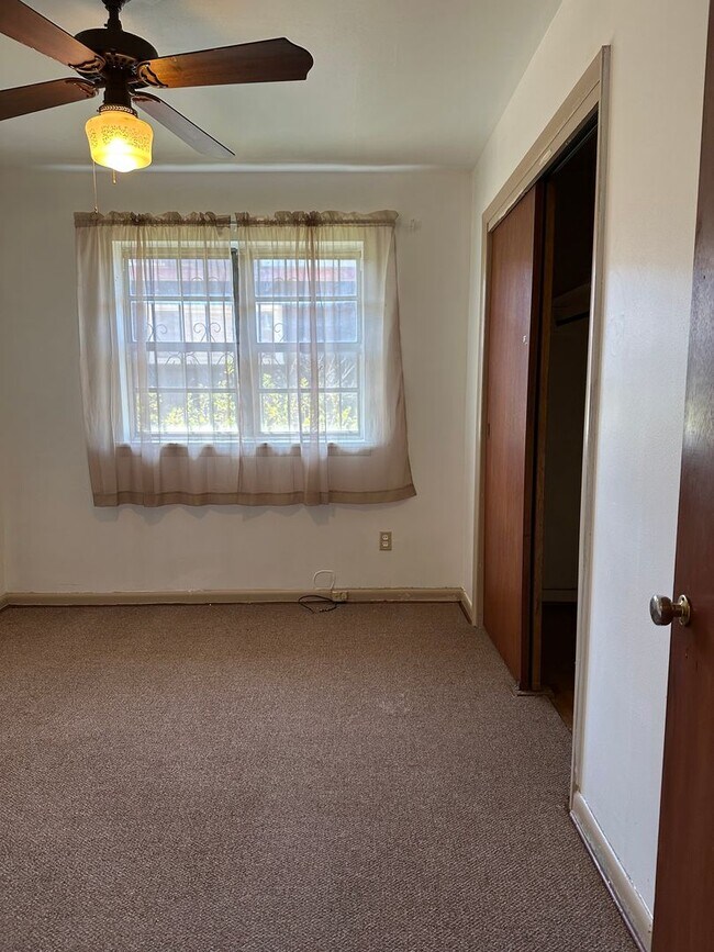 Building Photo - Contact Peggy at 501-676-1758