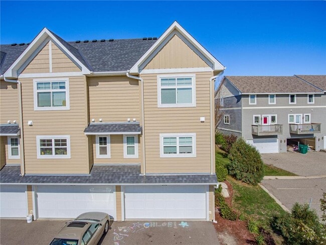 Building Photo - 2950 Clover Ridge Dr
