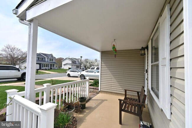 Building Photo - 36 Danbury Dr