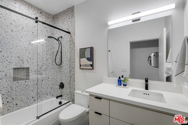 Building Photo - 841 N La Fayette Park Pl