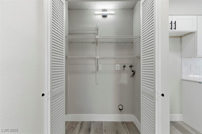 Building Photo - 3517 Rio Robles Dr