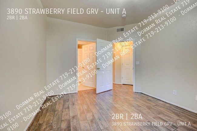 Building Photo - $500 OFF the first month of rent! Ground l...