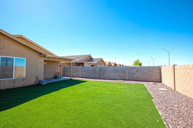 Building Photo - 3648 S Desert Oasis Dr