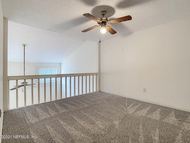 Building Photo - 16 Fox Valley Dr