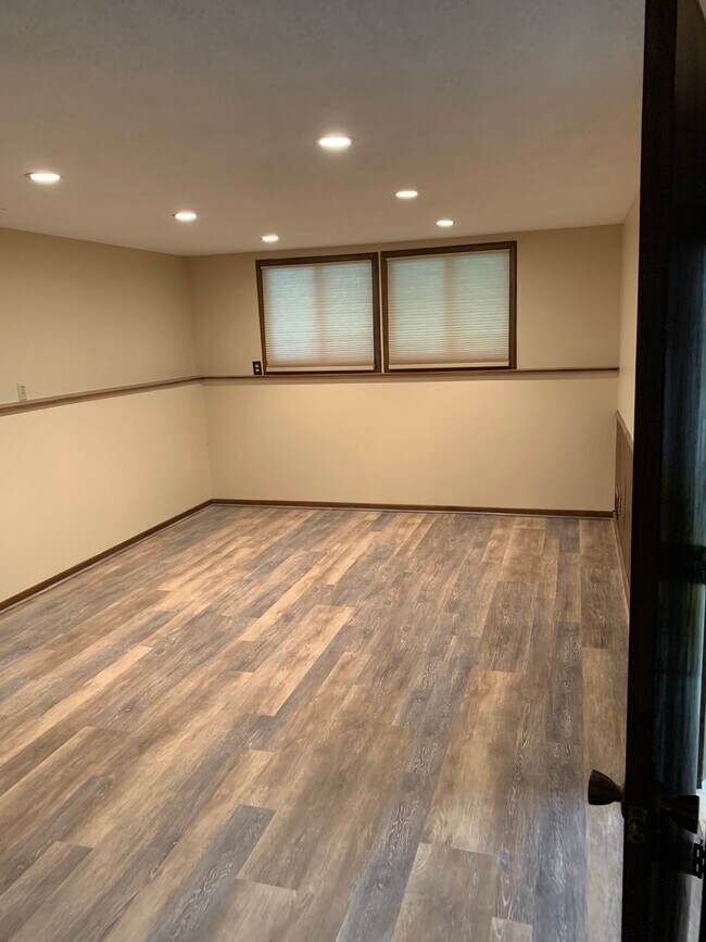 Building Photo - 13694 Fordham Ave