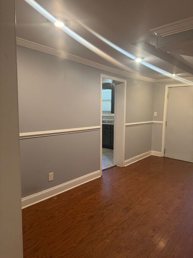 Building Photo - Downtown Greenville Home with a large fenc...