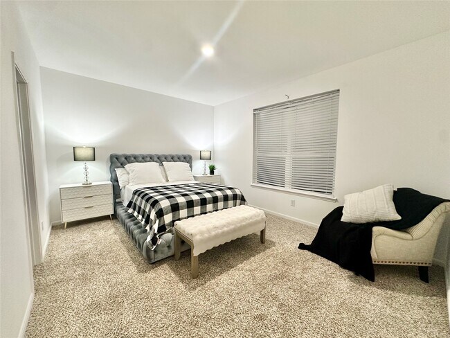 Building Photo - 11218 Beverley Pk St