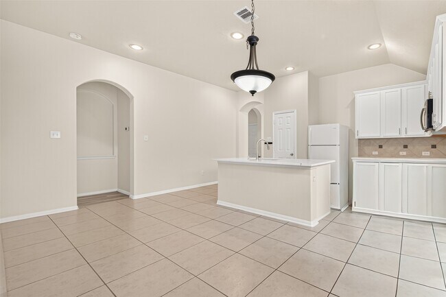 Building Photo - 6847 Tammany Manor Ln
