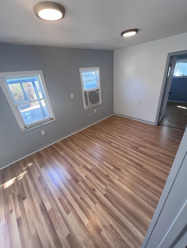 Building Photo - 737 Belmont Ave