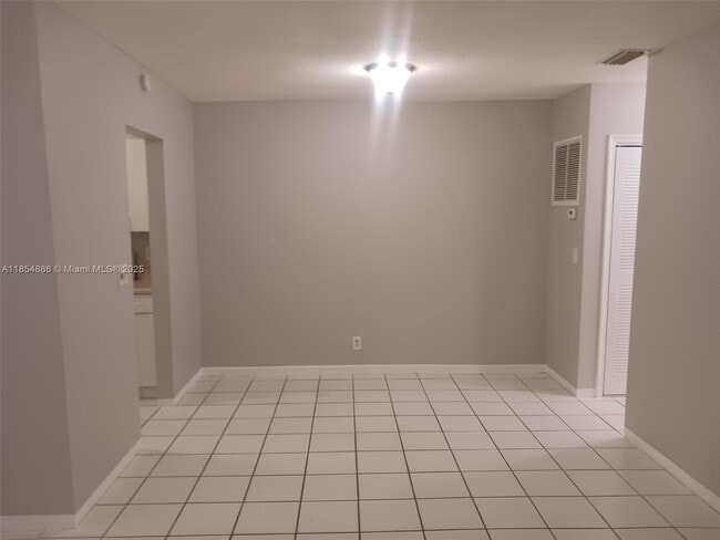 Primary Photo - 2127 Van Buren St