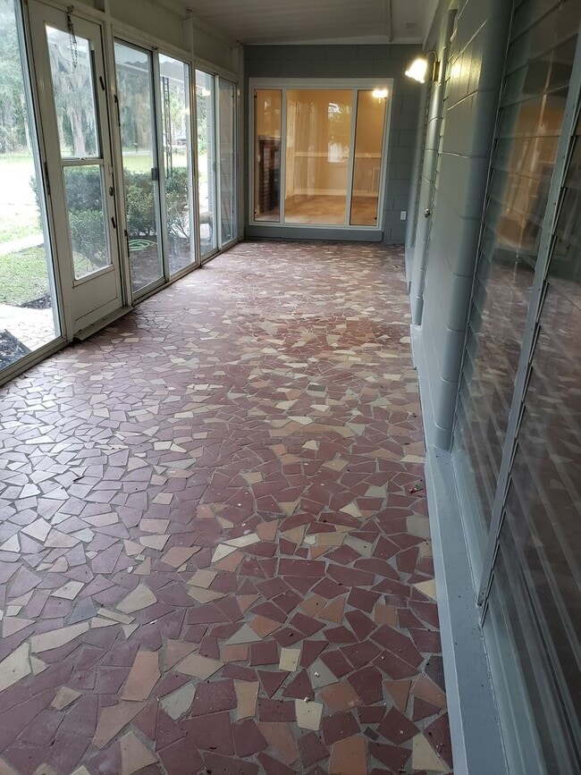 Building Photo - Gorgeous Historic 3/2 in Crystal River!!!