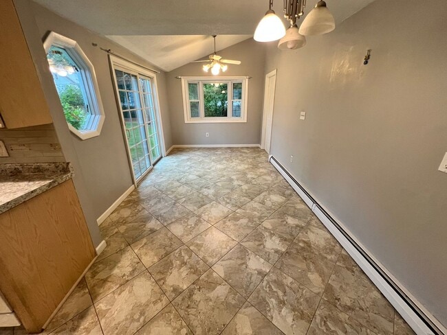 Building Photo - Single Family Home for Rent in Longmeadow!
