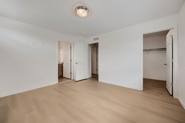 Building Photo - 6463 Crossdrum Point