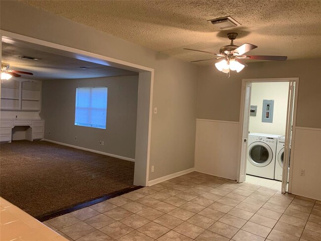 Building Photo - 8502 McAvoy Dr