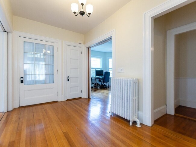 Building Photo - 40 Marshall St