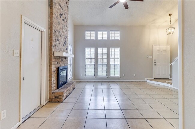 Building Photo - 11205 Willowood Creek Dr