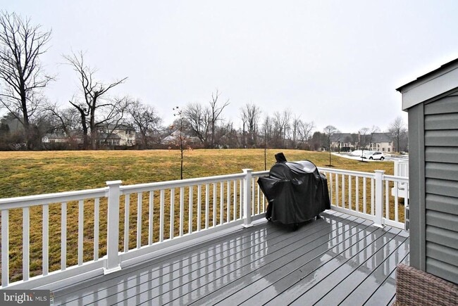 Building Photo - 500 Sterling Dr