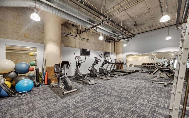 Building Photo - 4100 Forest Park Ave