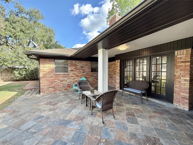 Building Photo - 6210 Queensloch Dr