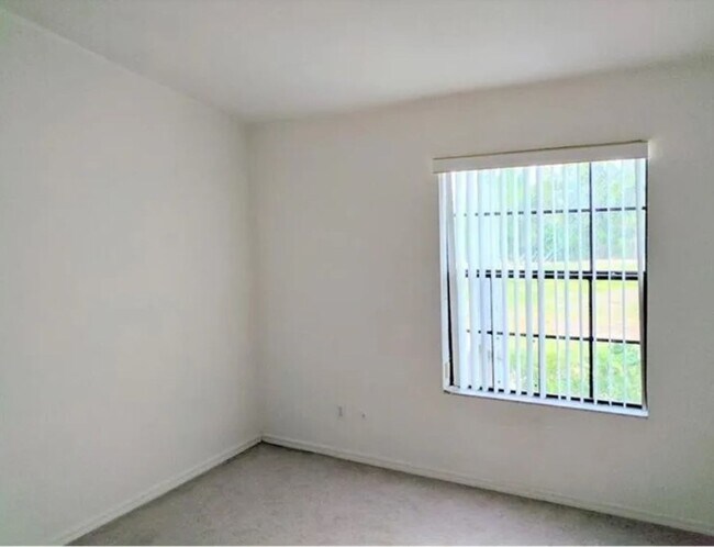 Building Photo - 16547 Lake Brigadoon Cir