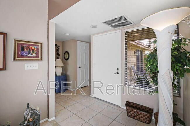 Building Photo - 68859 Paseo Real