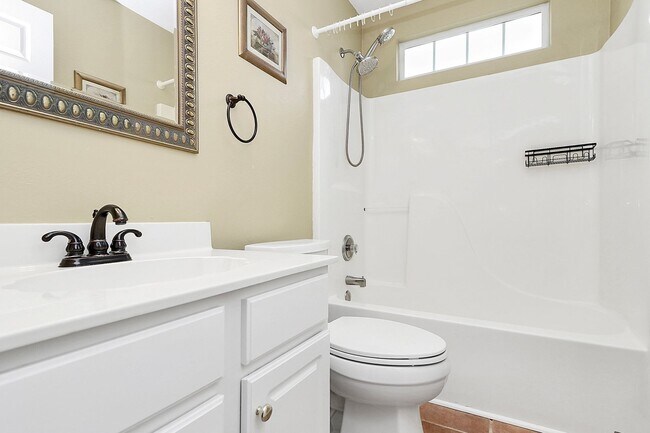 Building Photo - Beautiful 4/3 Home for Rent