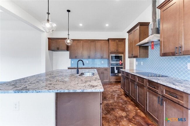 Building Photo - 102 Prairie