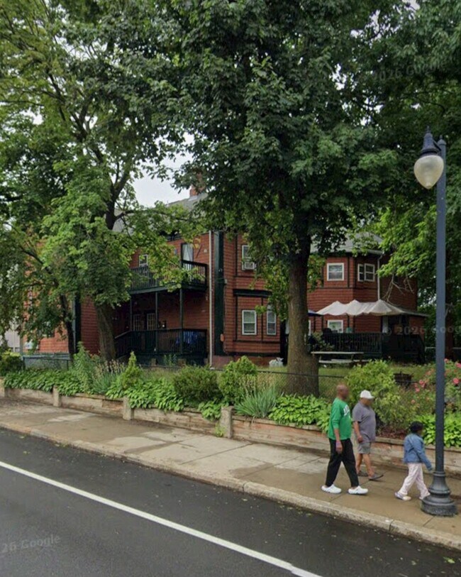 Building Photo - 76 Hamlet Ave