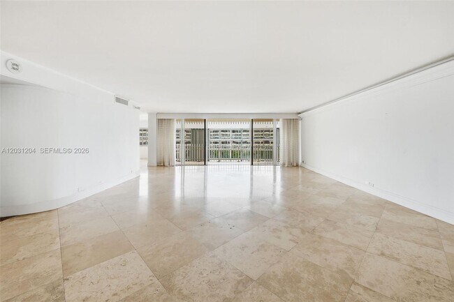 Building Photo - 3 Grove Isle Dr