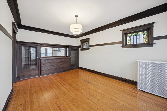 Building Photo - 5904 W Midway Park